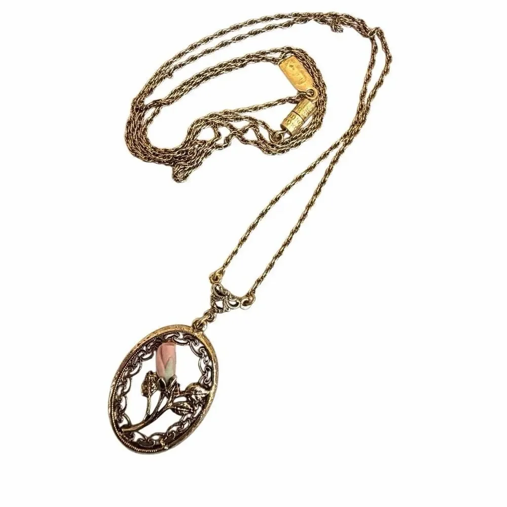 Vintage 1928 Porcelain Rose Pendant Necklace - Picture 8 of 10